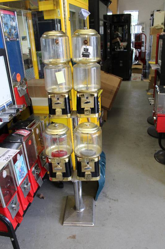 Beaver 4-Head $.25 Bulk Candy Dispenser