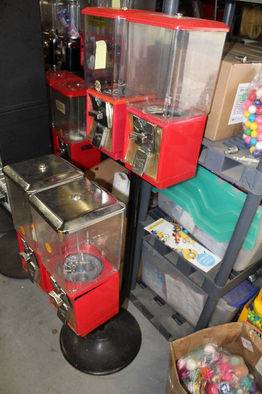 Northwestern 4-Head $.25 Bulk Candy Dispenser