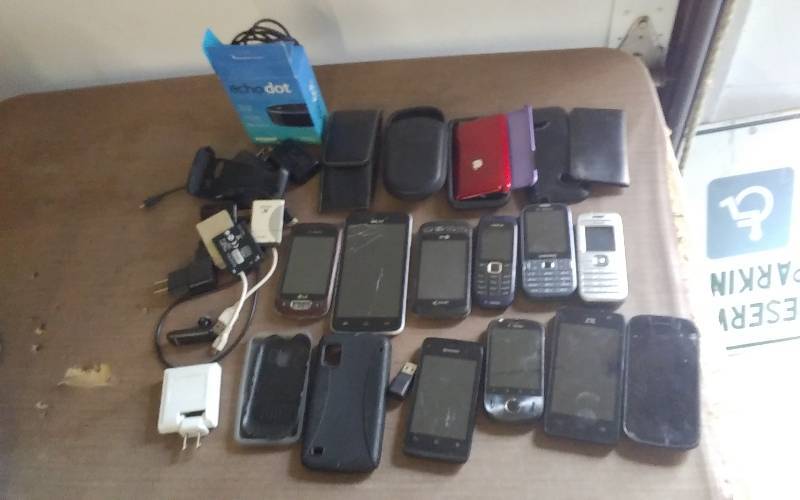 lot 23 image: Lot Of Assorted Cell Phones & Related