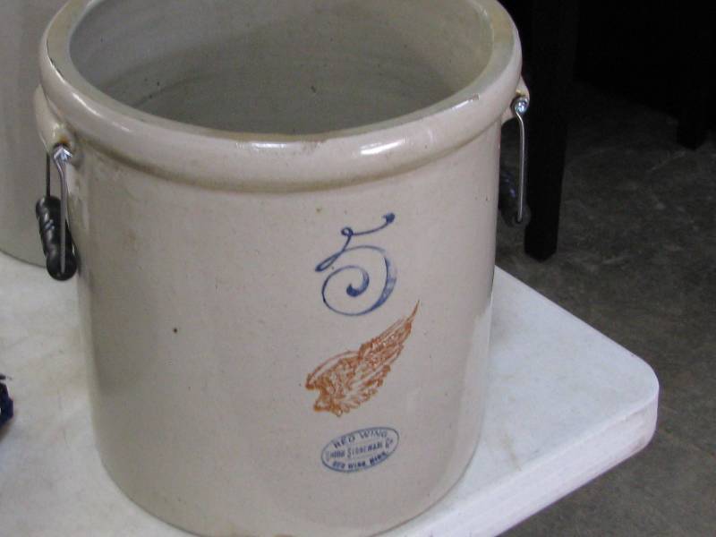 lot 20 image: Red Wing 5gl Crock