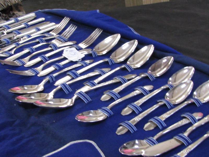 lot 31 image: Hiawatha Flatware
