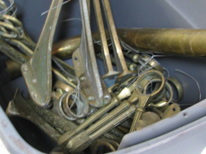 lot 33 image: Brass Bar Foot Railing Brackets