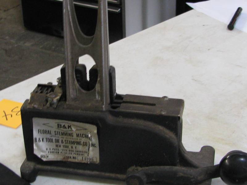 lot 34 image: Mechanical Flower Binding Machine