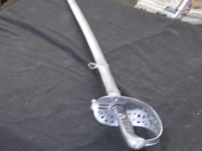 lot 38 image: Vintage Cavalry Officers Sword
