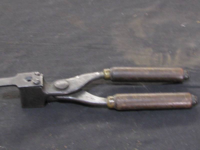 lot 44 image: Winchester 32-165 Bullet Mold