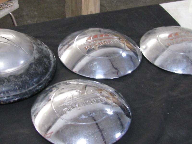 lot 48 image: Vintage Hub Caps
