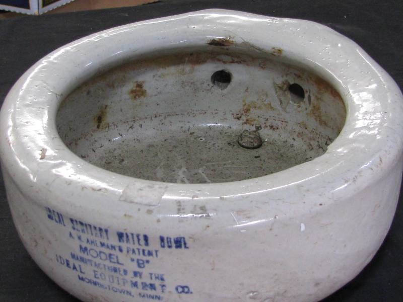 lot 53 image: Ideal Sanitary Model B Waterer
