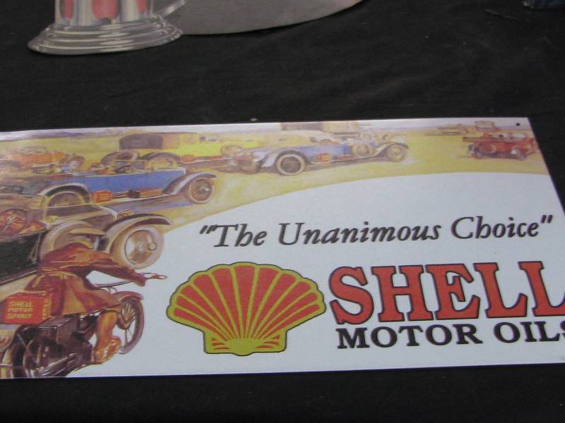 lot 70 image: Metal Shell Oil Sign