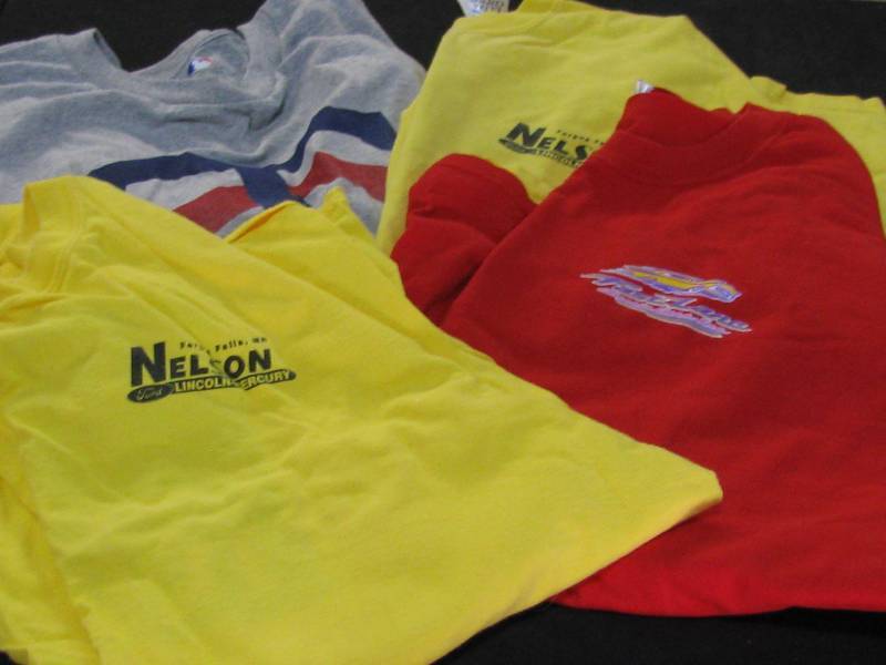 lot 75 image: T-Shirts
