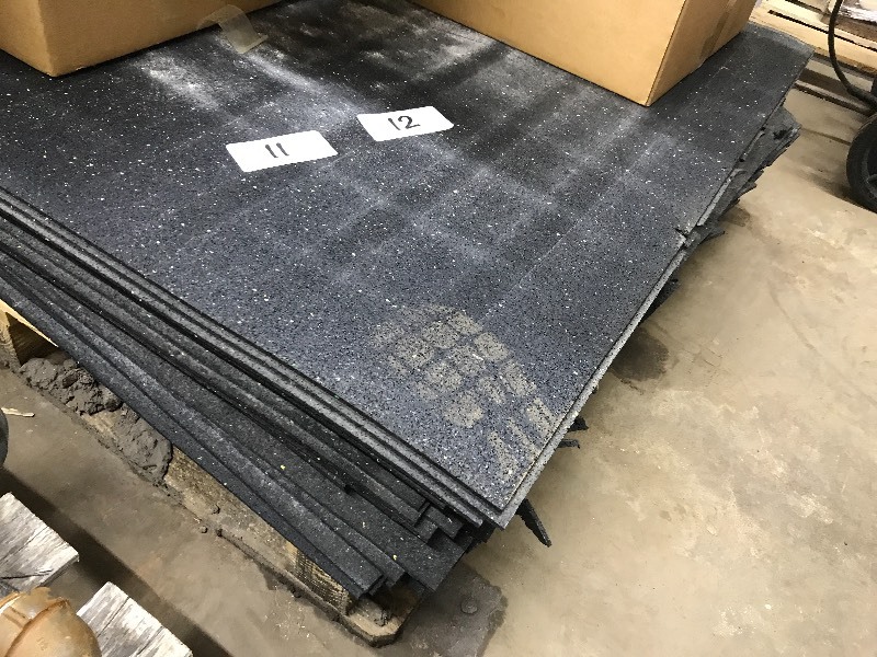 LOT OF 20 RUBBER MATS