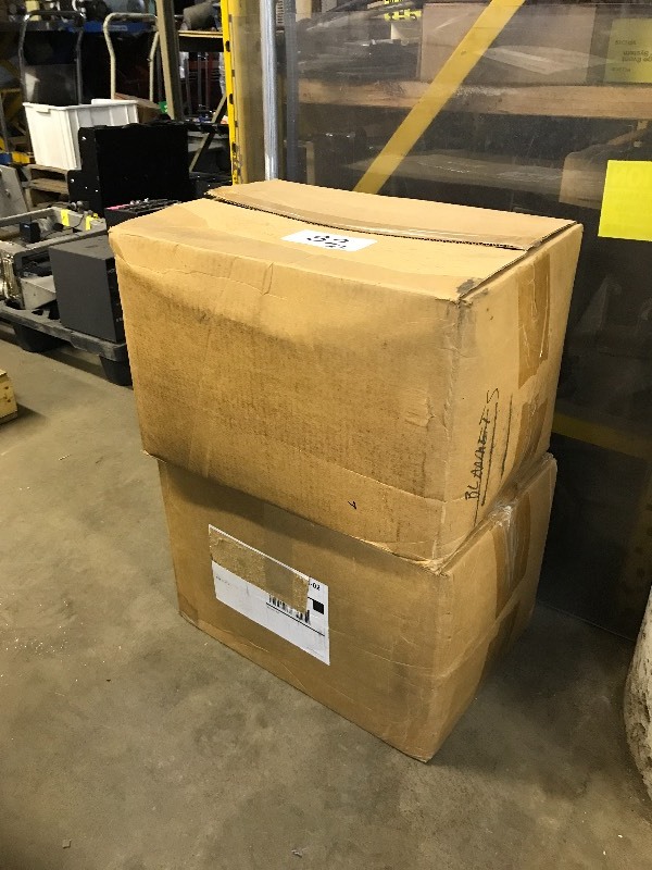 LARGE LOT OF EMERGENCY BLANKETS