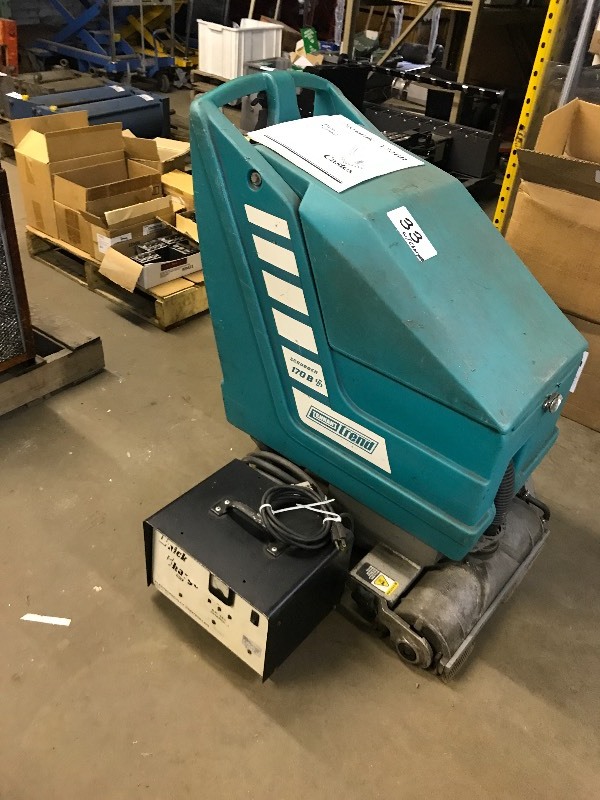 FLOOR CLEANER MACHINE
