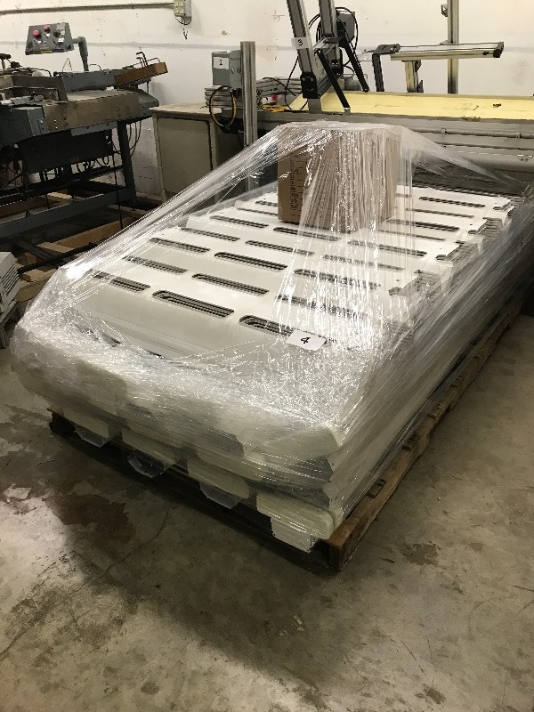 LOT OF FLUORESCENT LIGHTING