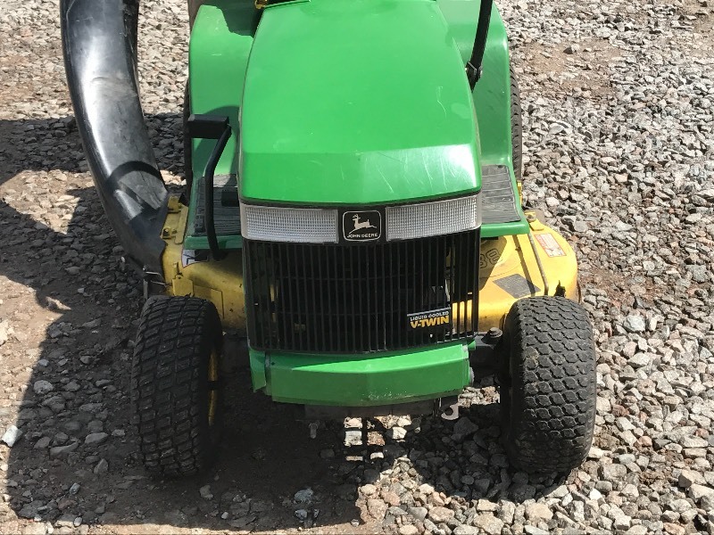 lot 3 image: John Deere LX178Lawn Tractor, 15HP ...