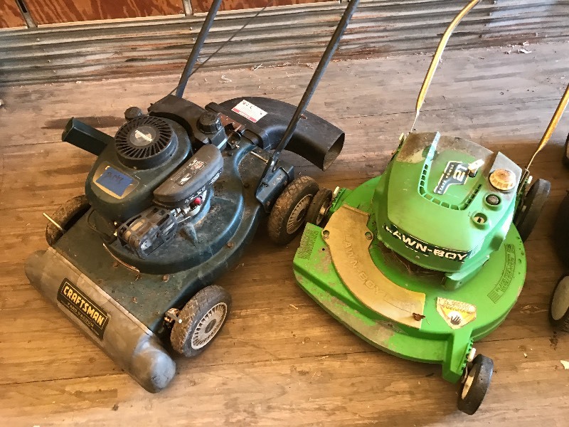 lot 23 image: (4) 21 Lawn Mowers---For Parts ...