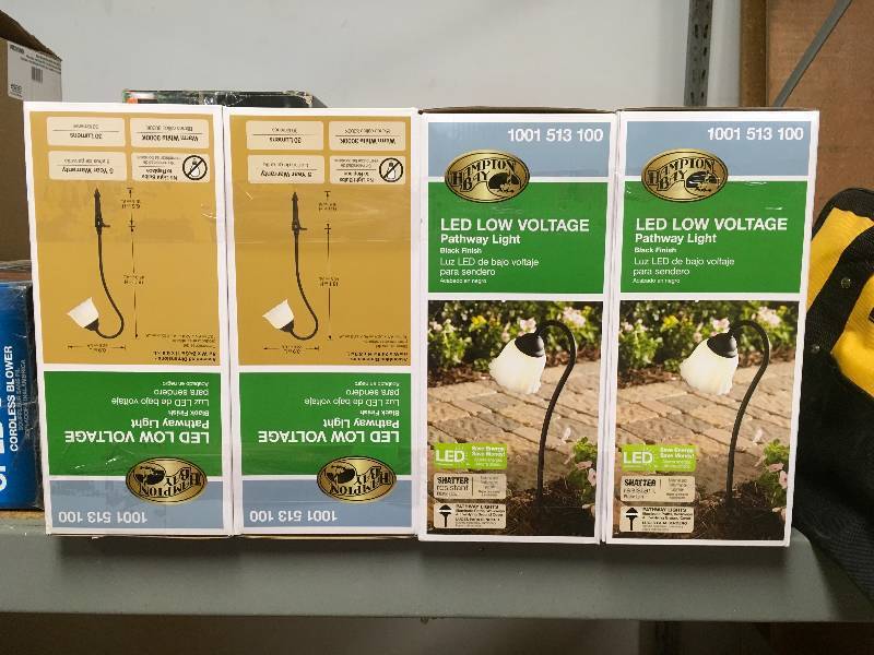Led low voltage Hamption bay lights there in good condition