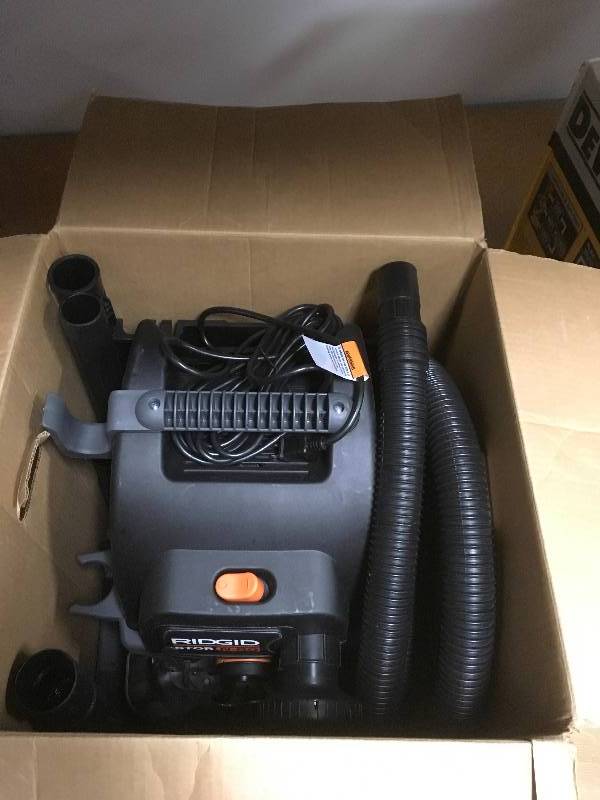 RIDGID Stor-N-Go 5 Gal. 5.0-Peak HP Wet Dry Vac not used