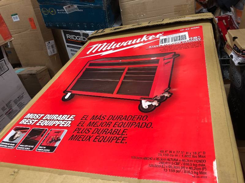 Milwaukee  46-inch 8-Drawer Roller Cabinet Tool Chest in Red and Black Not used
