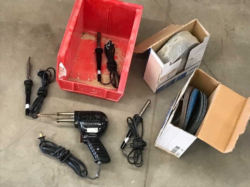 lot 12 image: Soldering Guns & Abrasive Pads