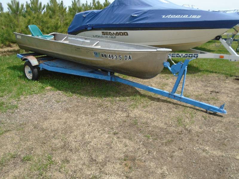 1972 Lowe Line Boat