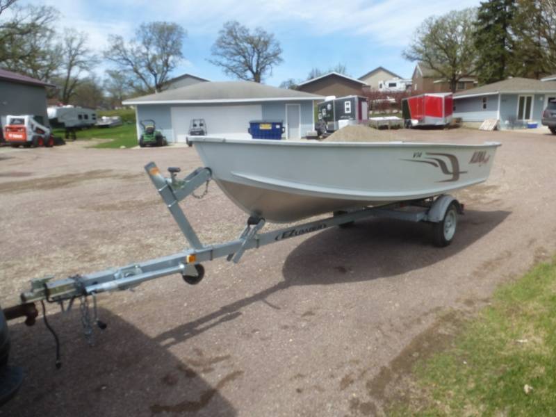 2015 Alumicraft V14 Fishing Boat