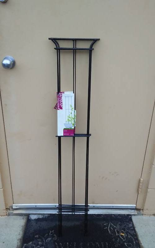 lot 12 image: 3 New Trellis 49x10