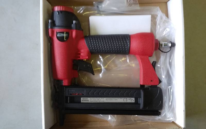 lot 31 image: Tool Shop Pneumatic Brad Nailer