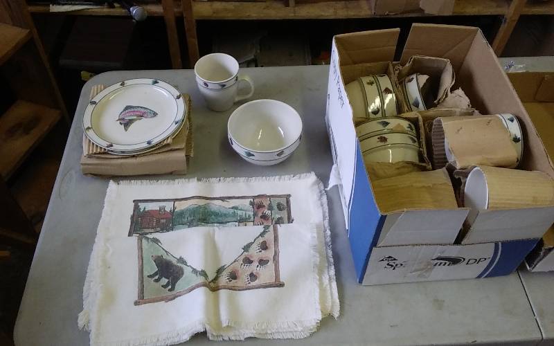 lot 45 image: Fishing Theme Dishes