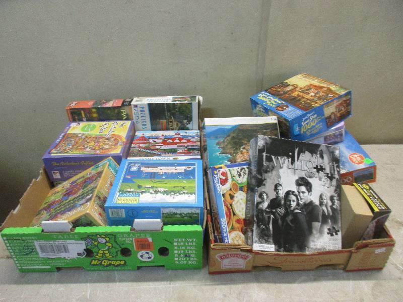 lot 7 image: Puzzles