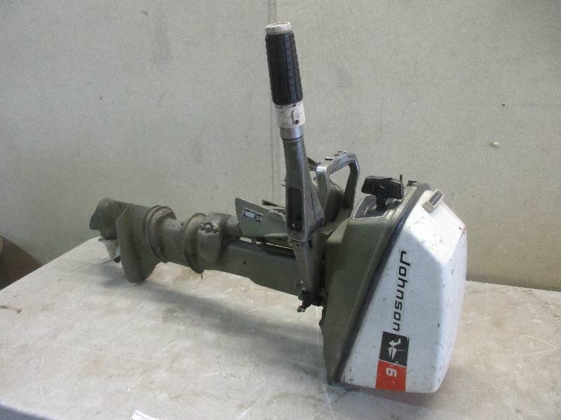 lot 40 image: Johnson Outboard Motor