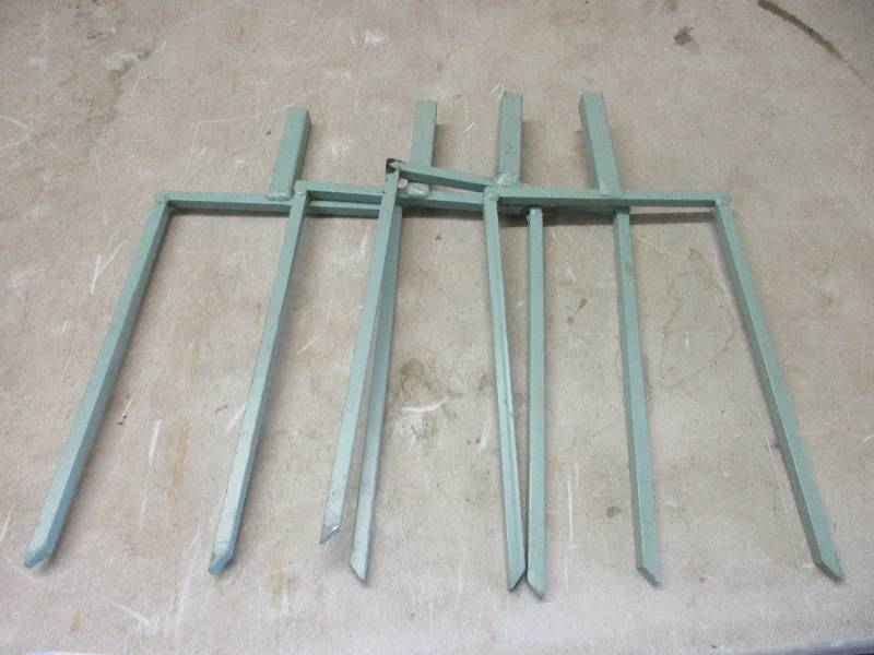 lot 48 image: Stake Bases