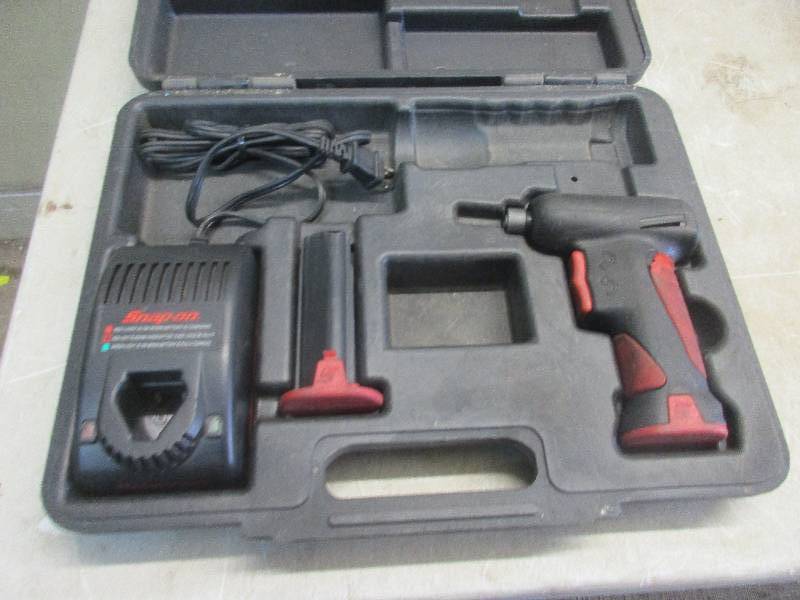lot 51 image: Snap-On Cordless Screwdriver
