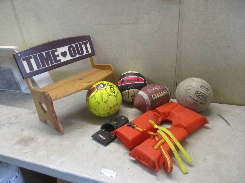 lot 66 image: Kids outdoor stuff