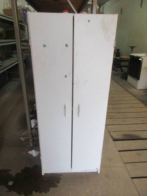 lot 68 image: Cabinet