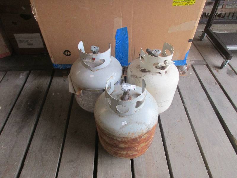 lot 79 image: 3 20lb LP Tanks