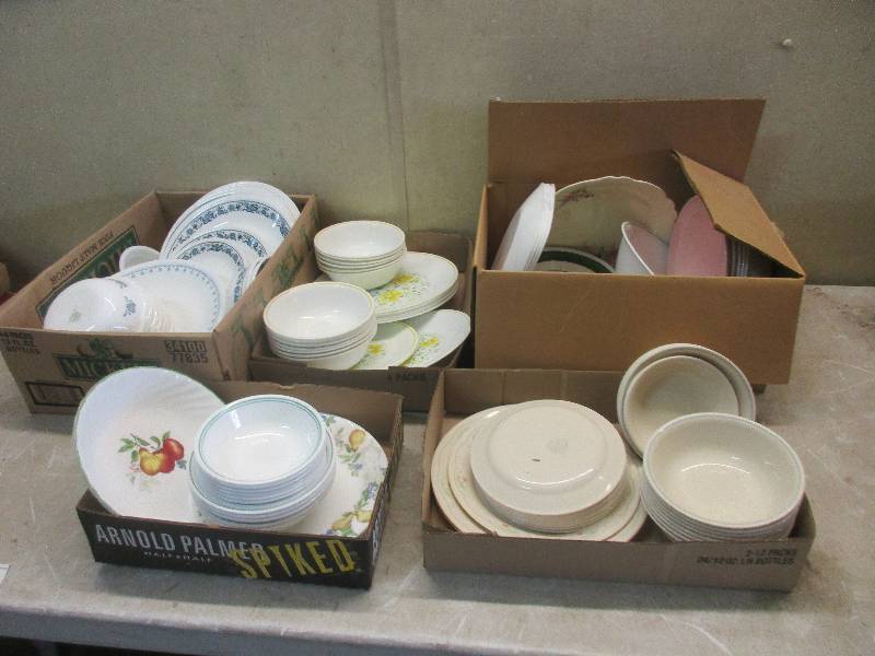 lot 84 image: Dishes