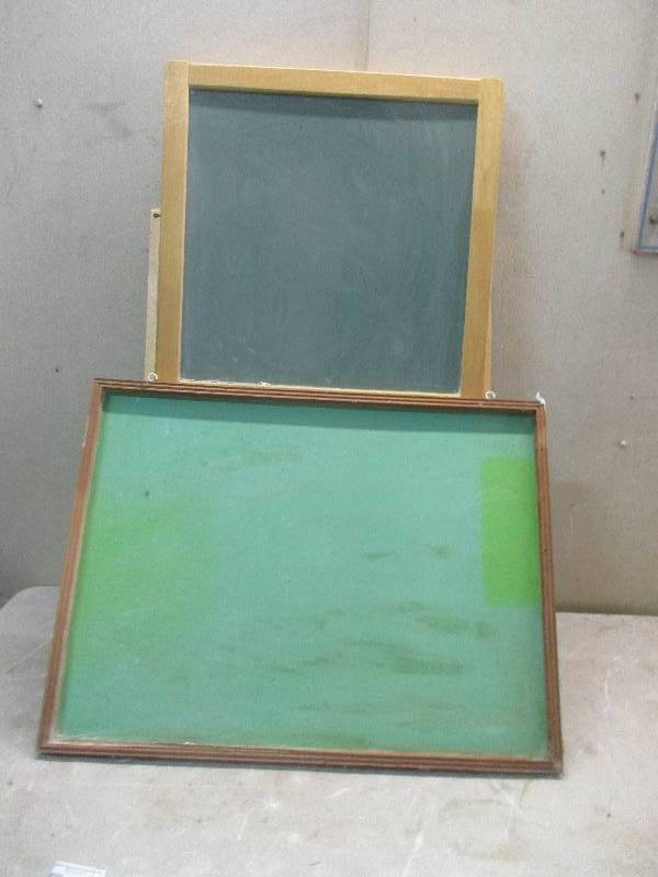 lot 90 image: Easel chalkwhiteboard and chalkboard