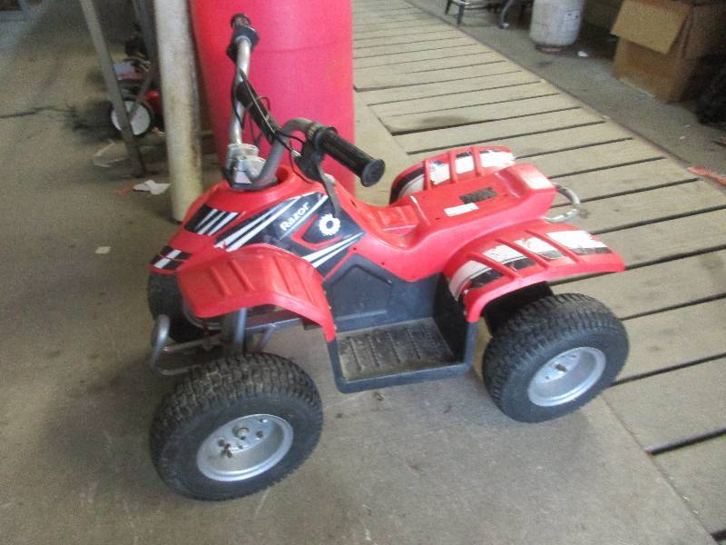 lot 97 image: Razor 4 Wheeler