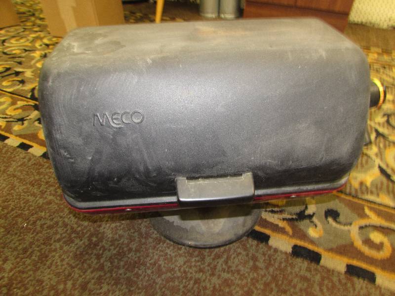 lot 239 image: MECO ROTISSERIE PORTABLE GRILL