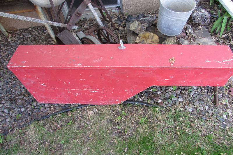 lot 585 image: PICKUP SIDE TOOL BOX