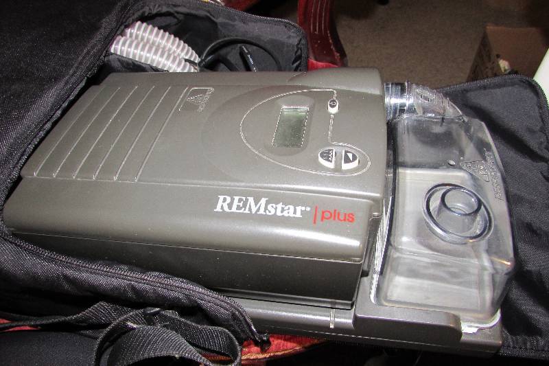 lot 592 image: REMSTAR PLUS CPAP MACHINE IN CARRY BAG