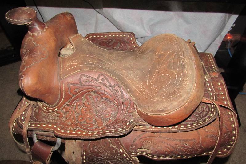 lot 593 image: YOUTH SADDLE