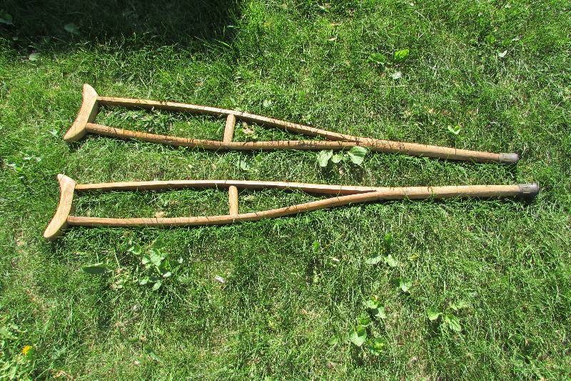 lot 594 image: VINTAGE SOLID OAK WOOD CRUTCHES