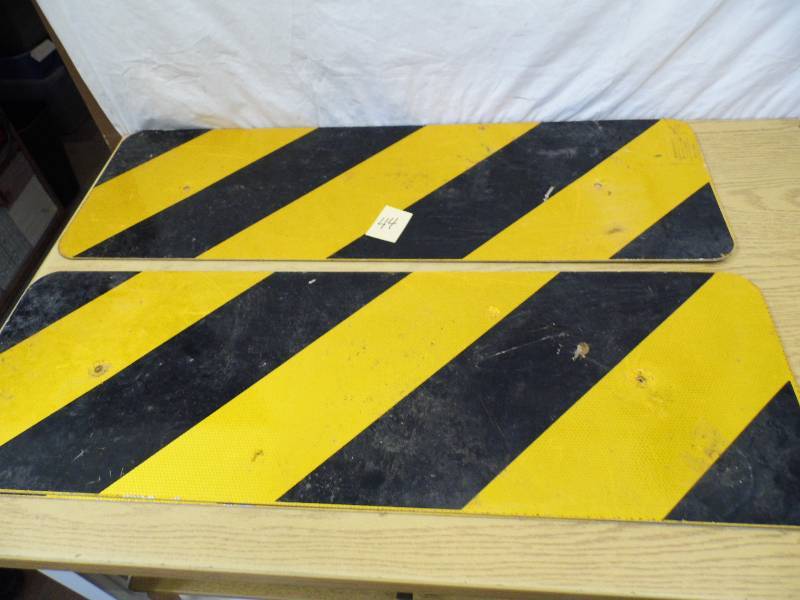 Lot of 3 Reflector Signs