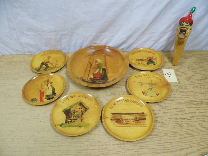 Vintage Wood Plates