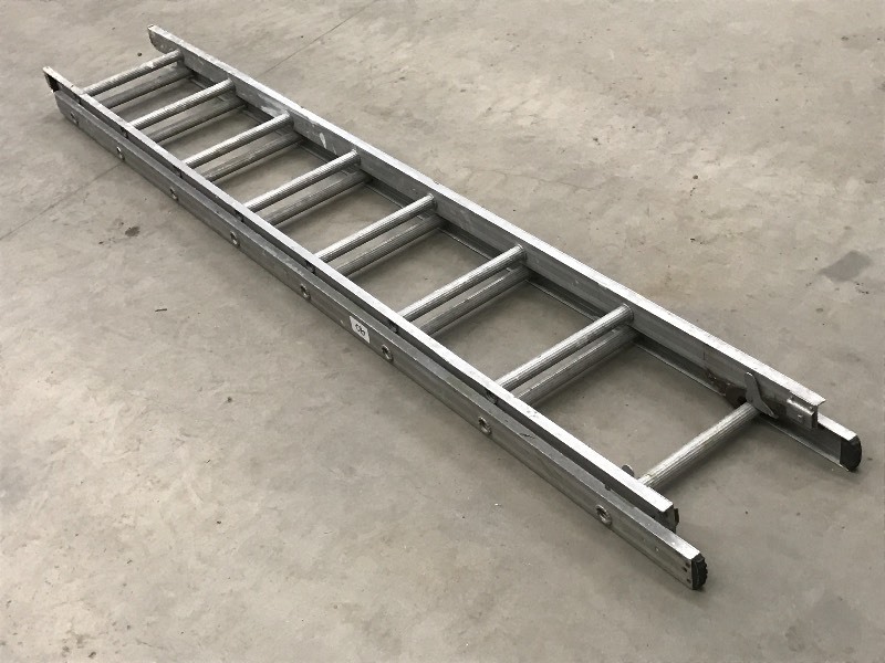 16ft Aluminum Extension Ladder, Lig...