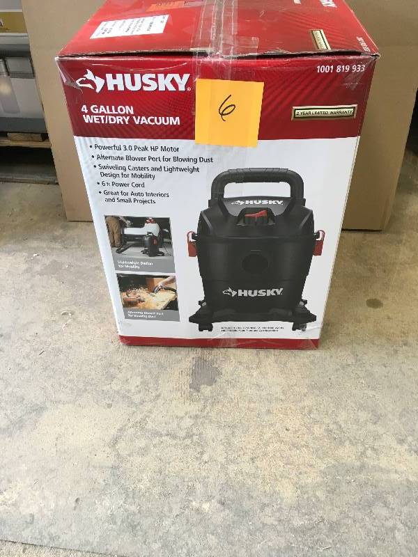 Husky 4 gallon wet dry vacuum in good condition