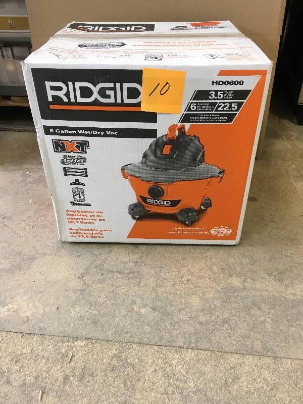 RIDGID 6 Gal. 3.5-Peak HP NXT WetDry Vac in good condition