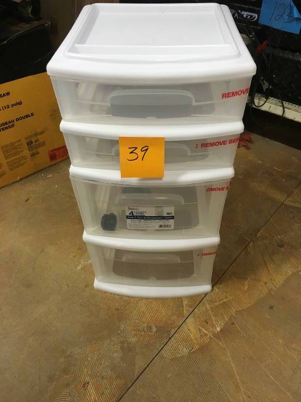 4 drawers in good condition