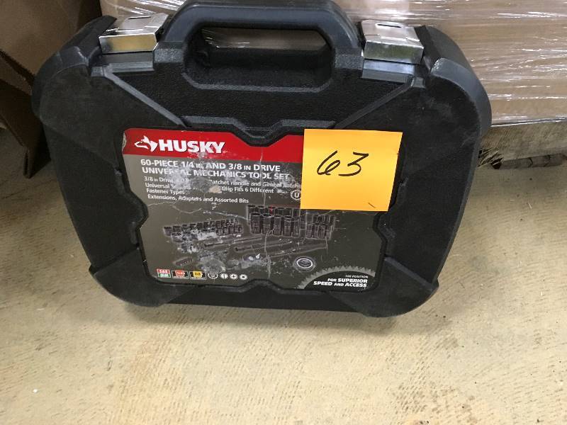 Husky 60 piece 14 and 38 universal mechanics tools set in good condition